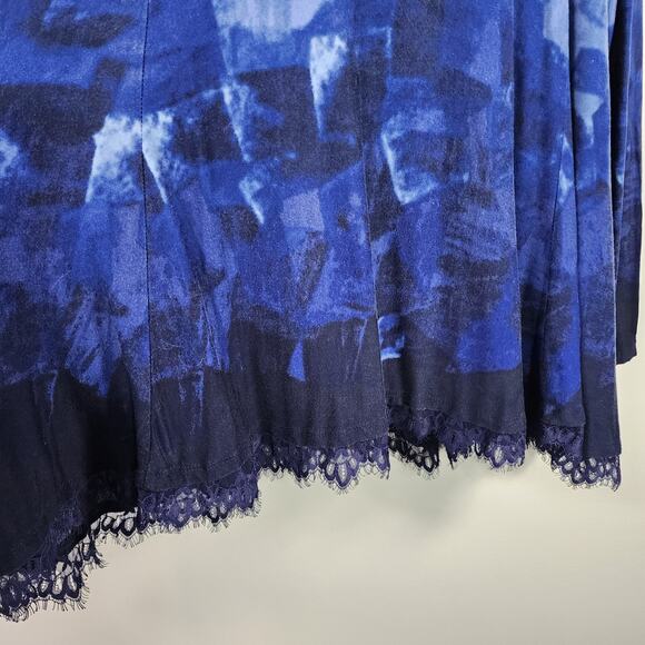 LOGO Lori Goldstein Womens Printed Swing Top Lace Hem Size Large Blue A297081 - Picture 7 of 12